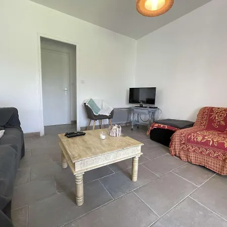 Hébergement de vacances Maison Calme 3 Pièces, 6 Couchages, WiFi, Parking - FR-1-246A-186